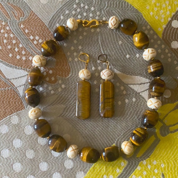 Kenneth Lane-Matching Necklace & Earrings - Picture 7 of 7